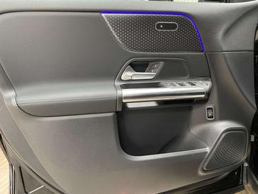 Mercedes GLA 200 — photo 17