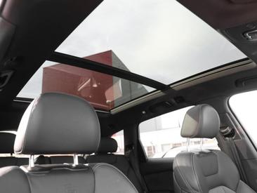 Audi SQ7 TFSI — photo 14