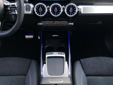 Mercedes GLB 200 — photo 15