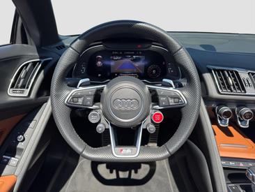 Audi R8 Coupé V10 Performance RWD — photo 16