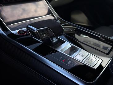Audi RSQ8 TFSI Quattro Tiptronic — photo 19