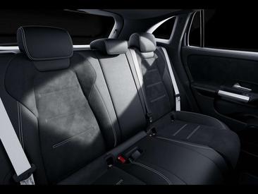 Mercedes GLA 220 D — photo 10