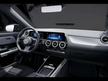 Mercedes GLA 220 D — photo 11
