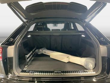 Audi RSQ8 TFSI Quattro Tiptronic — photo 12