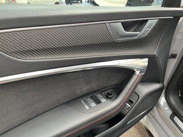 Audi RS6 avant Performance — photo 16