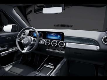 Mercedes GLB 200d — photo 11
