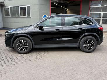 Mercedes GLA 180 — photo 2