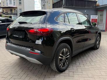 Mercedes GLA 180 — photo 7