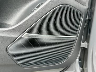 Audi SQ8 Competition Plus TFSI — photo 9