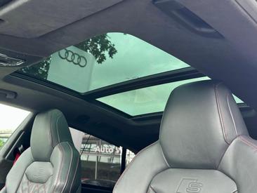 Audi SQ8 Competition Plus TFSI — photo 13