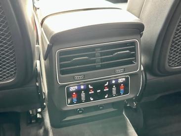 Audi SQ8 Competition Plus TFSI — photo 29