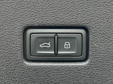 Audi SQ8 Competition Plus TFSI — photo 31