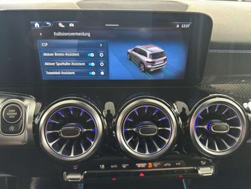 Mercedes GLB 200 — photo 10