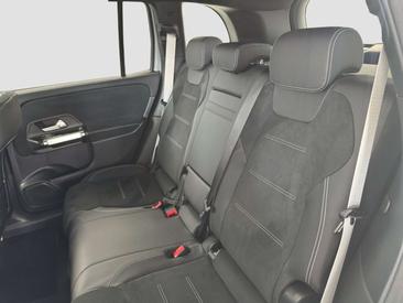 Mercedes GLB 200 — photo 12