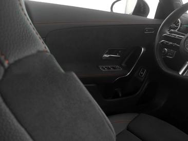 Mercedes CLA Berline 200 D — photo 21