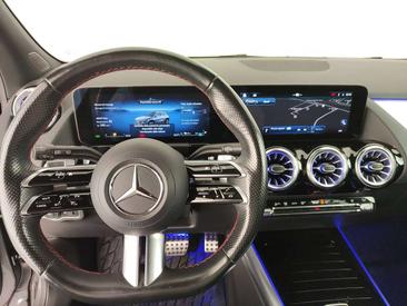 Mercedes GLA 200 — photo 14