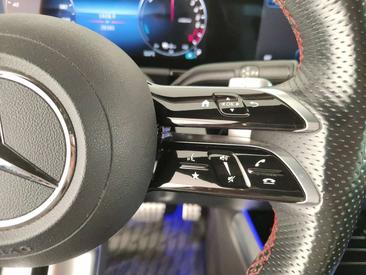 Mercedes GLA 200 — photo 17