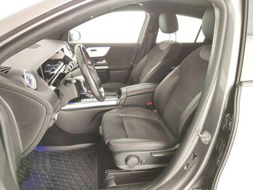Mercedes GLA 200 — photo 24