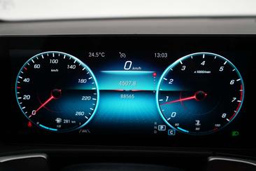 Mercedes GLB 180 — photo 14