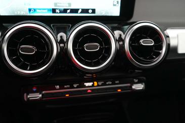 Mercedes GLB 180 — photo 26