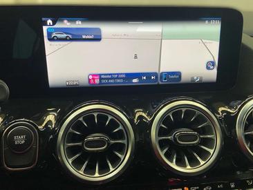 Mercedes EQA 250 — photo 11
