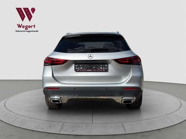 Mercedes GLA 250 — photo 11