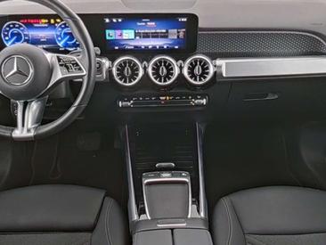 Mercedes EQB 300 4MATIC — photo 3