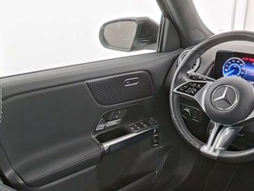 Mercedes EQB 300 4MATIC — photo 7