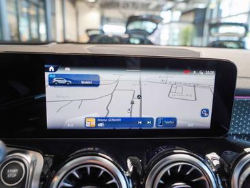 Mercedes EQB 350 — photo 17