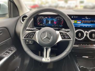 Mercedes GLA 250 — photo 8