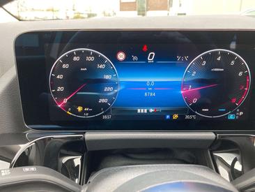 Mercedes GLA 250 — photo 14