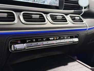 Mercedes GLS 400 D 4MATIC — photo 23