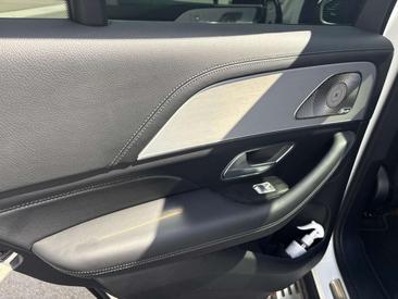 Mercedes GLE 53 4MATIC+ — photo 11