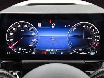 Mercedes GLA 250e — photo 12