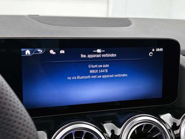 Mercedes GLA 250e — photo 13