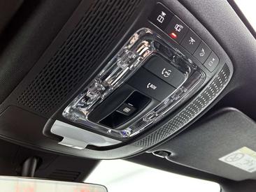 Mercedes GLA 250e — photo 15
