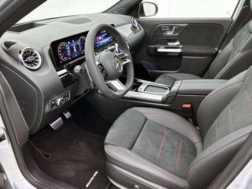Mercedes GLA 250e — photo 20