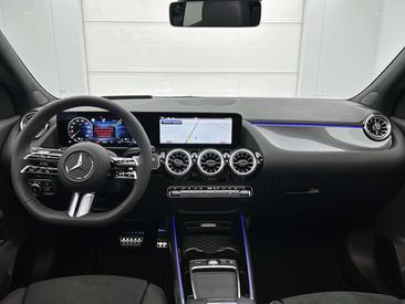 Mercedes GLA 250e — photo 21