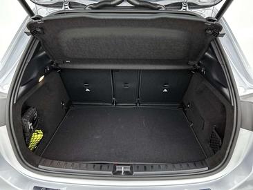 Mercedes GLA 250e — photo 26