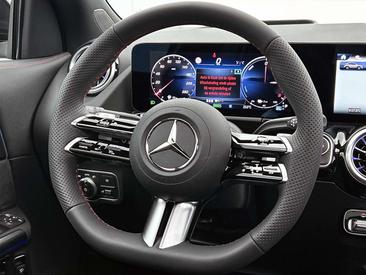 Mercedes GLA 250e — photo 29