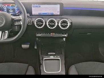 Mercedes CLA Berline 200 — photo 4