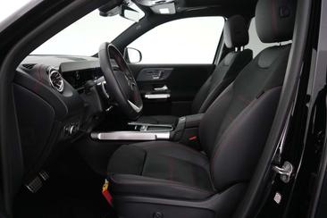 Mercedes EQB 250 — photo 17
