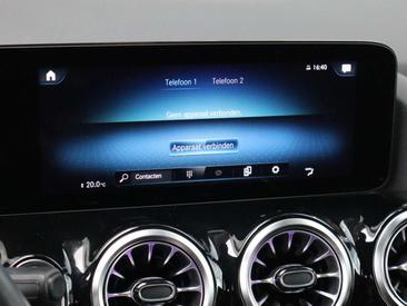 Mercedes GLA 250e — photo 21