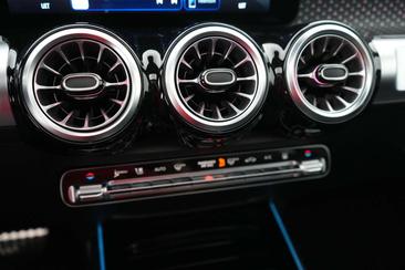 Mercedes EQB 250 — photo 32