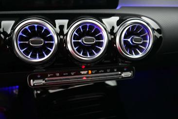 Mercedes CLA Berline 200 — photo 30