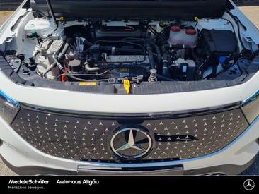 Mercedes EQB 300 4MATIC — photo 18