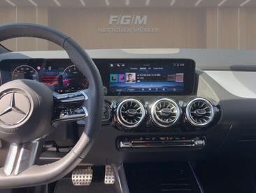 Mercedes GLA 200 — photo 10