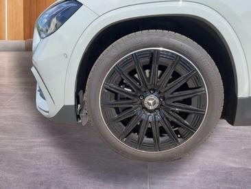 Mercedes GLA 200 — photo 11