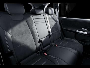 Mercedes GLB 200 — photo 10