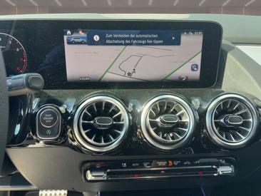 Mercedes GLA 200 — photo 16